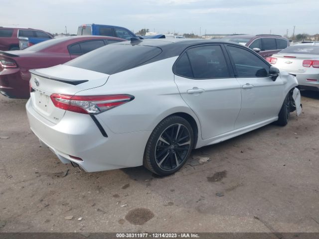 Photo 3 VIN: 4T1B61HK7JU121374 - TOYOTA CAMRY 