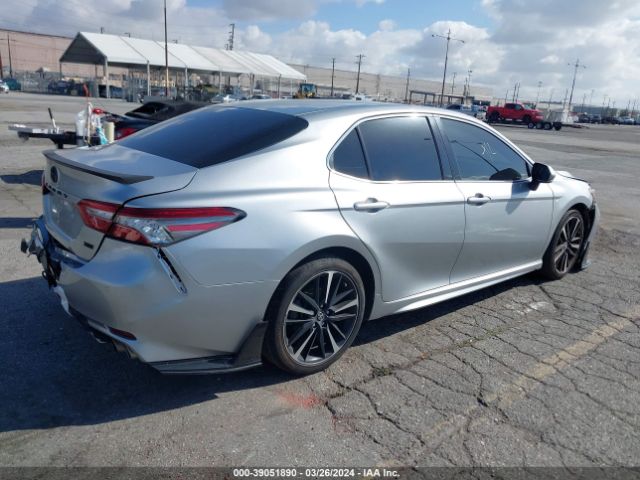 Photo 3 VIN: 4T1B61HK7JU123691 - TOYOTA CAMRY 