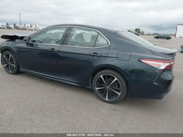 Photo 2 VIN: 4T1B61HK7JU623964 - TOYOTA CAMRY 