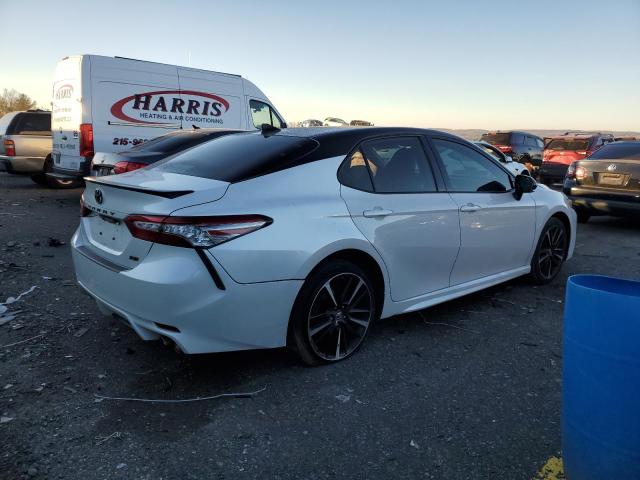 Photo 2 VIN: 4T1B61HK7KU733589 - TOYOTA CAMRY XSE 