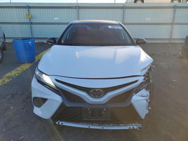 Photo 4 VIN: 4T1B61HK7KU733589 - TOYOTA CAMRY XSE 