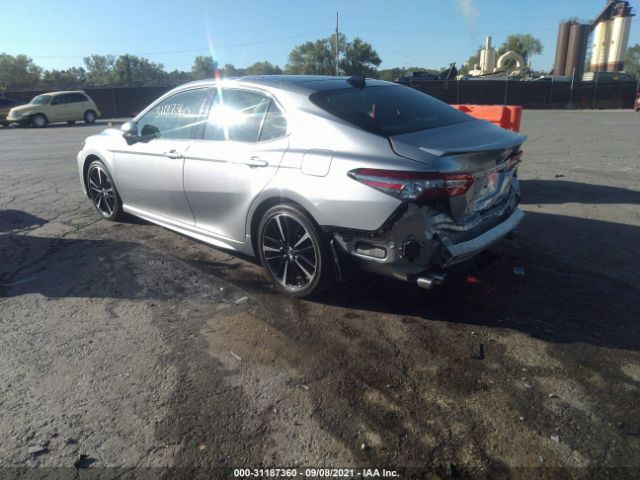 Photo 2 VIN: 4T1B61HK7KU771551 - TOYOTA CAMRY 