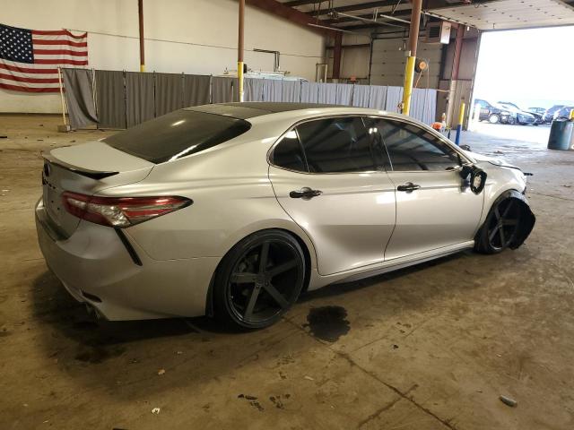 Photo 2 VIN: 4T1B61HK8JU022451 - TOYOTA CAMRY XSE 