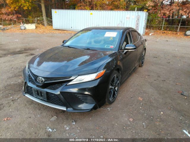 Photo 1 VIN: 4T1B61HK8JU029092 - TOYOTA CAMRY 