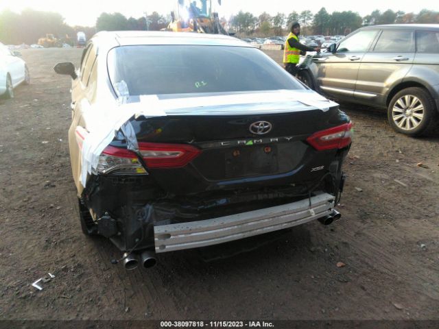 Photo 5 VIN: 4T1B61HK8JU029092 - TOYOTA CAMRY 