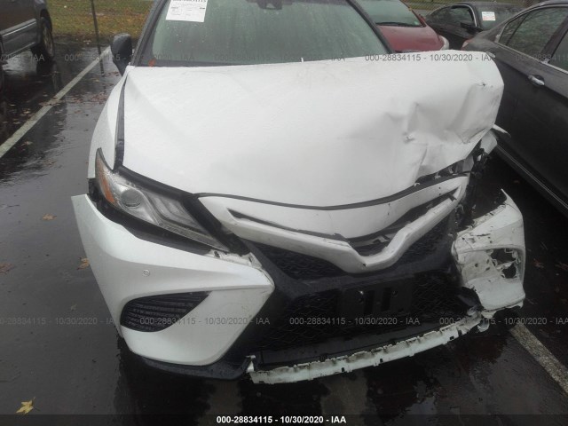 Photo 5 VIN: 4T1B61HK8JU037239 - TOYOTA CAMRY 