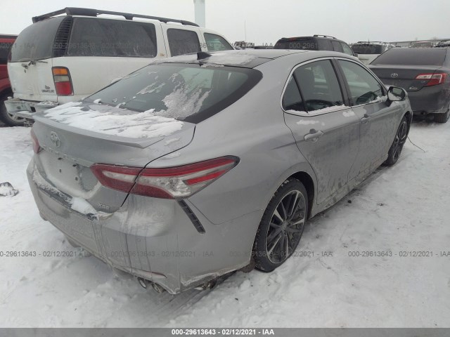 Photo 3 VIN: 4T1B61HK8JU040822 - TOYOTA CAMRY 