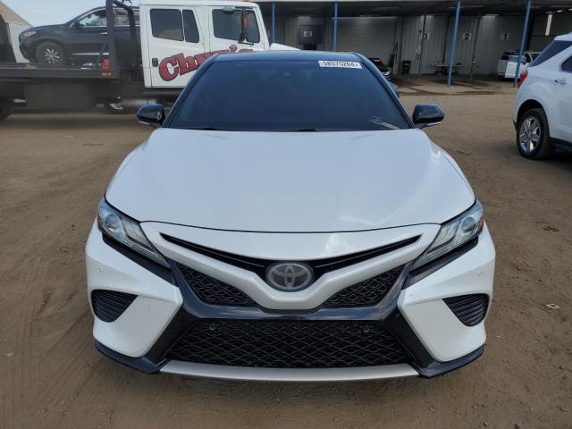 Photo 4 VIN: 4T1B61HK8JU051769 - TOYOTA CAMRY 