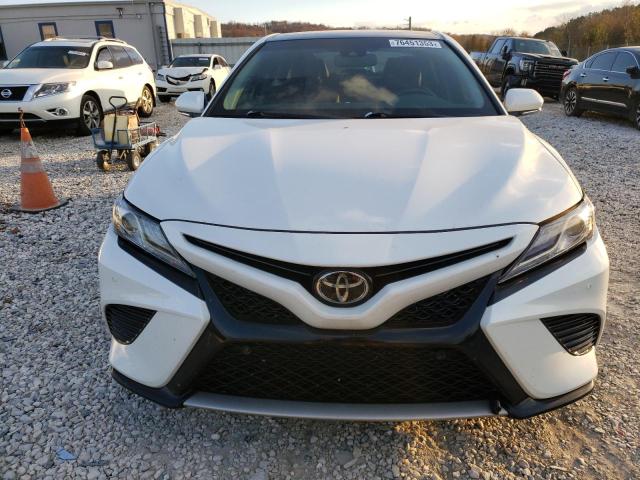 Photo 4 VIN: 4T1B61HK8JU077949 - TOYOTA CAMRY 