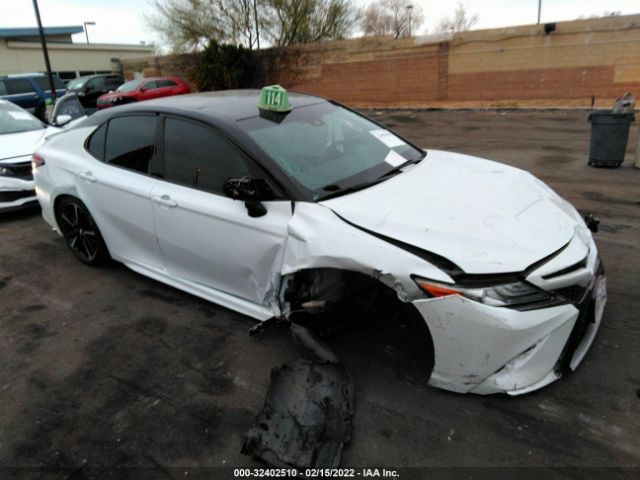 Photo 3 VIN: 4T1B61HK8JU086702 - TOYOTA CAMRY 