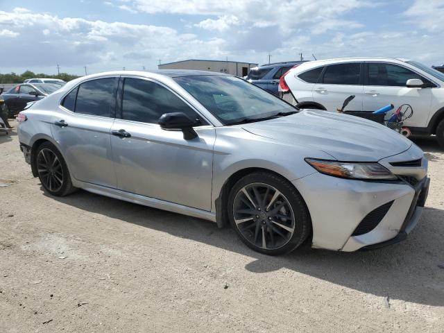 Photo 3 VIN: 4T1B61HK8JU113512 - TOYOTA CAMRY 