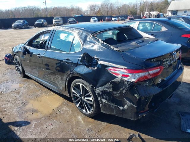 Photo 2 VIN: 4T1B61HK8JU118466 - TOYOTA CAMRY 