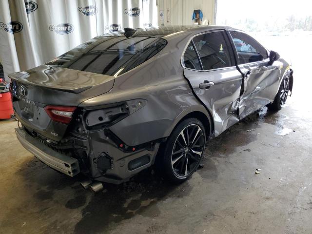 Photo 2 VIN: 4T1B61HK8JU118872 - TOYOTA CAMRY XSE 