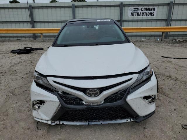 Photo 4 VIN: 4T1B61HK8JU124946 - TOYOTA CAMRY 