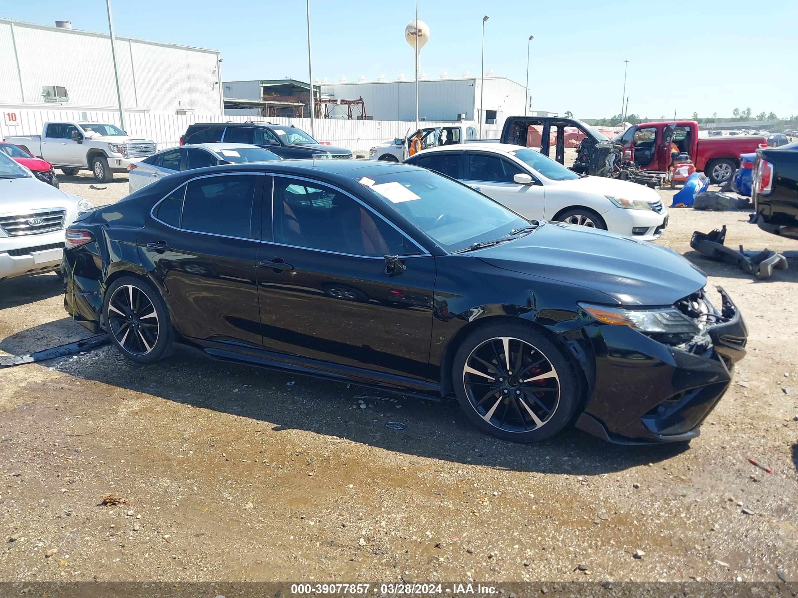 Photo 13 VIN: 4T1B61HK8JU153976 - TOYOTA CAMRY 