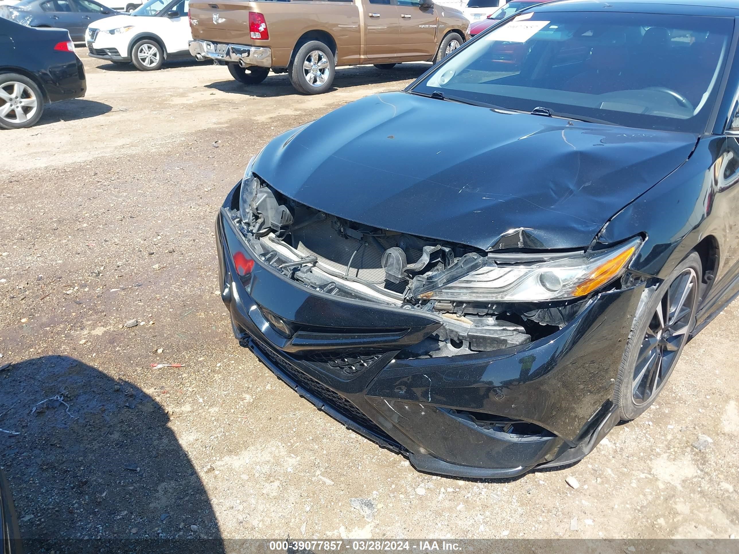 Photo 5 VIN: 4T1B61HK8JU153976 - TOYOTA CAMRY 