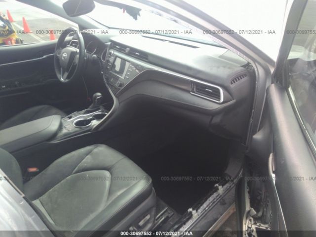 Photo 4 VIN: 4T1B61HK8JU507771 - TOYOTA CAMRY 