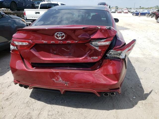 Photo 8 VIN: 4T1B61HK8JU563595 - TOYOTA CAMRY 