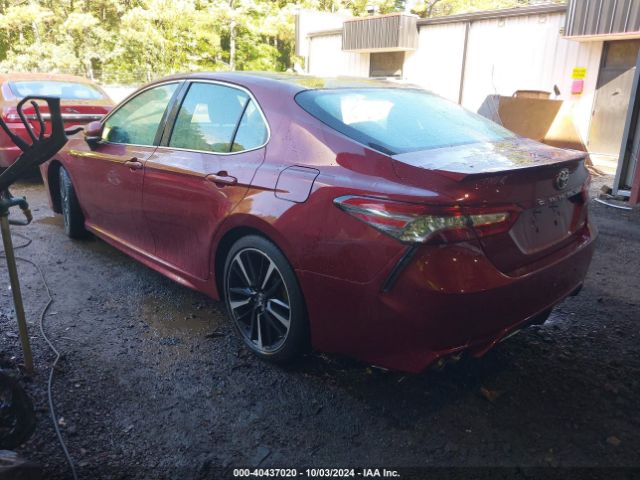 Photo 2 VIN: 4T1B61HK8JU577593 - TOYOTA CAMRY 