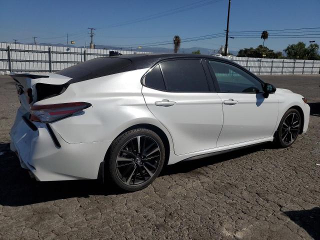 Photo 2 VIN: 4T1B61HK8KU251617 - TOYOTA CAMRY XSE 