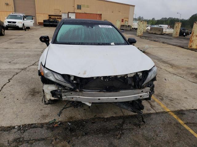 Photo 4 VIN: 4T1B61HK8KU267011 - TOYOTA CAMRY XSE 