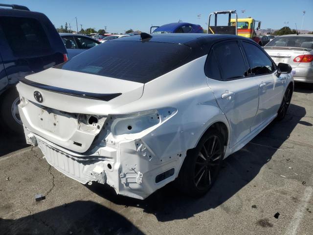 Photo 2 VIN: 4T1B61HK8KU269017 - TOYOTA CAMRY XSE 