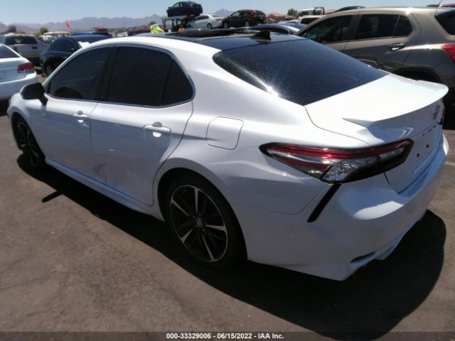 Photo 2 VIN: 4T1B61HK8KU719510 - TOYOTA CAMRY 