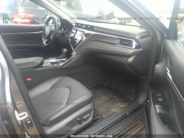 Photo 4 VIN: 4T1B61HK9JU036732 - TOYOTA CAMRY 