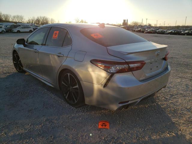 Photo 2 VIN: 4T1B61HK9JU038514 - TOYOTA CAMRY XSE 