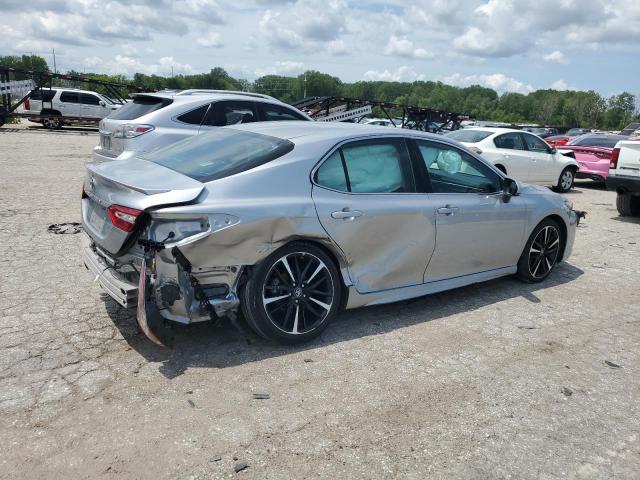 Photo 2 VIN: 4T1B61HK9JU056222 - TOYOTA CAMRY XSE 