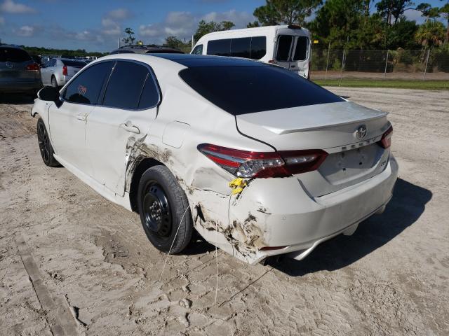 Photo 2 VIN: 4T1B61HK9JU092279 - TOYOTA CAMRY XSE 