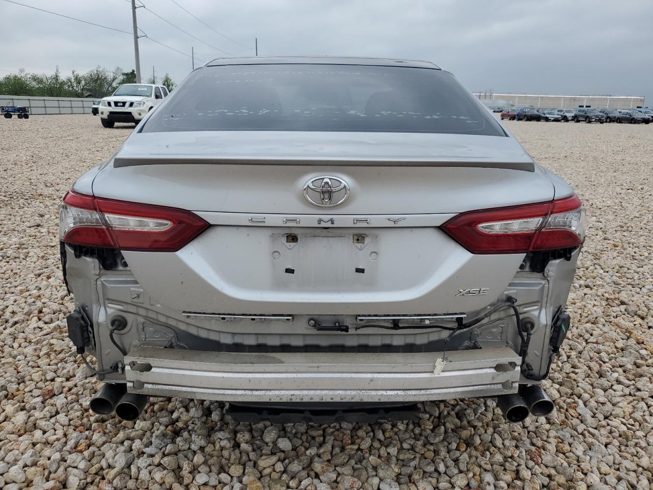 Photo 5 VIN: 4T1B61HK9JU095716 - TOYOTA CAMRY 