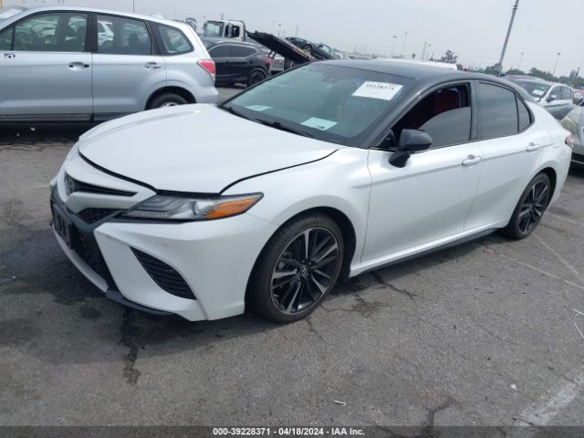 Photo 1 VIN: 4T1B61HK9JU114667 - TOYOTA CAMRY 