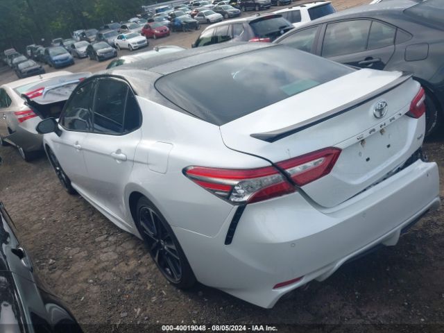 Photo 2 VIN: 4T1B61HK9JU115236 - TOYOTA CAMRY 