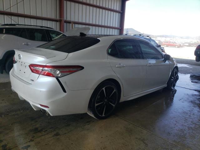 Photo 2 VIN: 4T1B61HK9JU121196 - TOYOTA CAMRY 