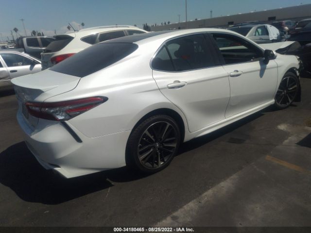 Photo 3 VIN: 4T1B61HK9JU132960 - TOYOTA CAMRY 