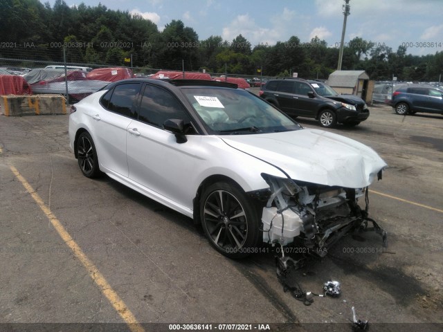 Photo 0 VIN: 4T1B61HK9JU155235 - TOYOTA CAMRY 