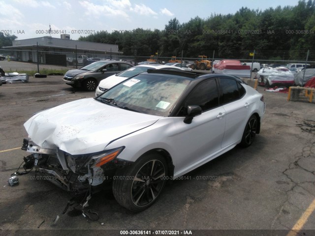 Photo 1 VIN: 4T1B61HK9JU155235 - TOYOTA CAMRY 