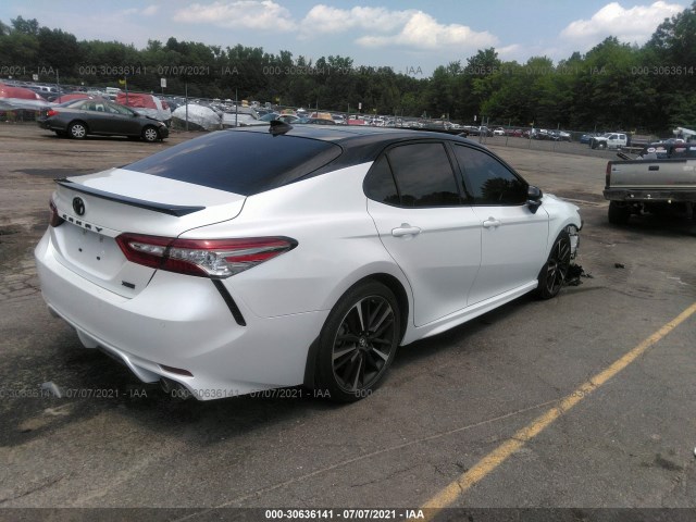 Photo 3 VIN: 4T1B61HK9JU155235 - TOYOTA CAMRY 