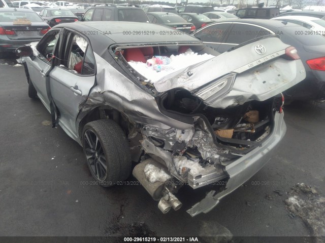 Photo 2 VIN: 4T1B61HK9JU157180 - TOYOTA CAMRY 