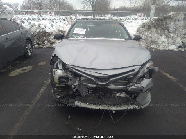 Photo 5 VIN: 4T1B61HK9JU157180 - TOYOTA CAMRY 