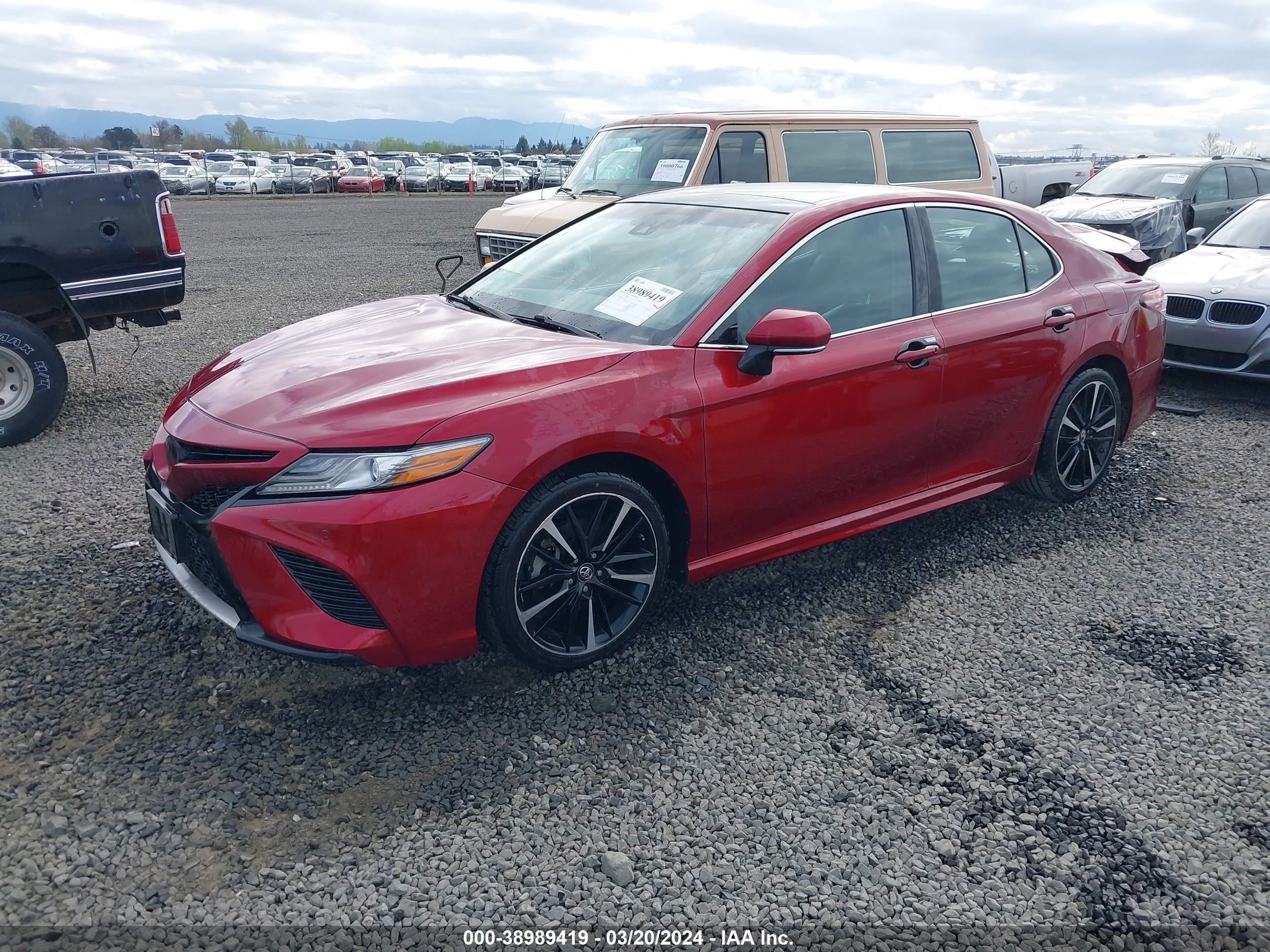 Photo 1 VIN: 4T1B61HK9JU592524 - TOYOTA CAMRY 