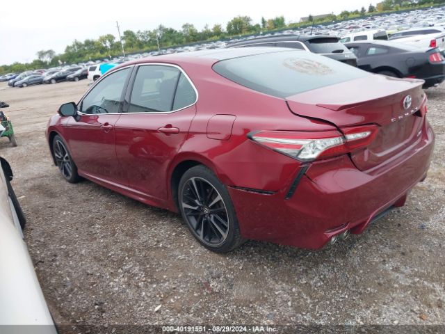 Photo 2 VIN: 4T1B61HK9JU602730 - TOYOTA CAMRY 