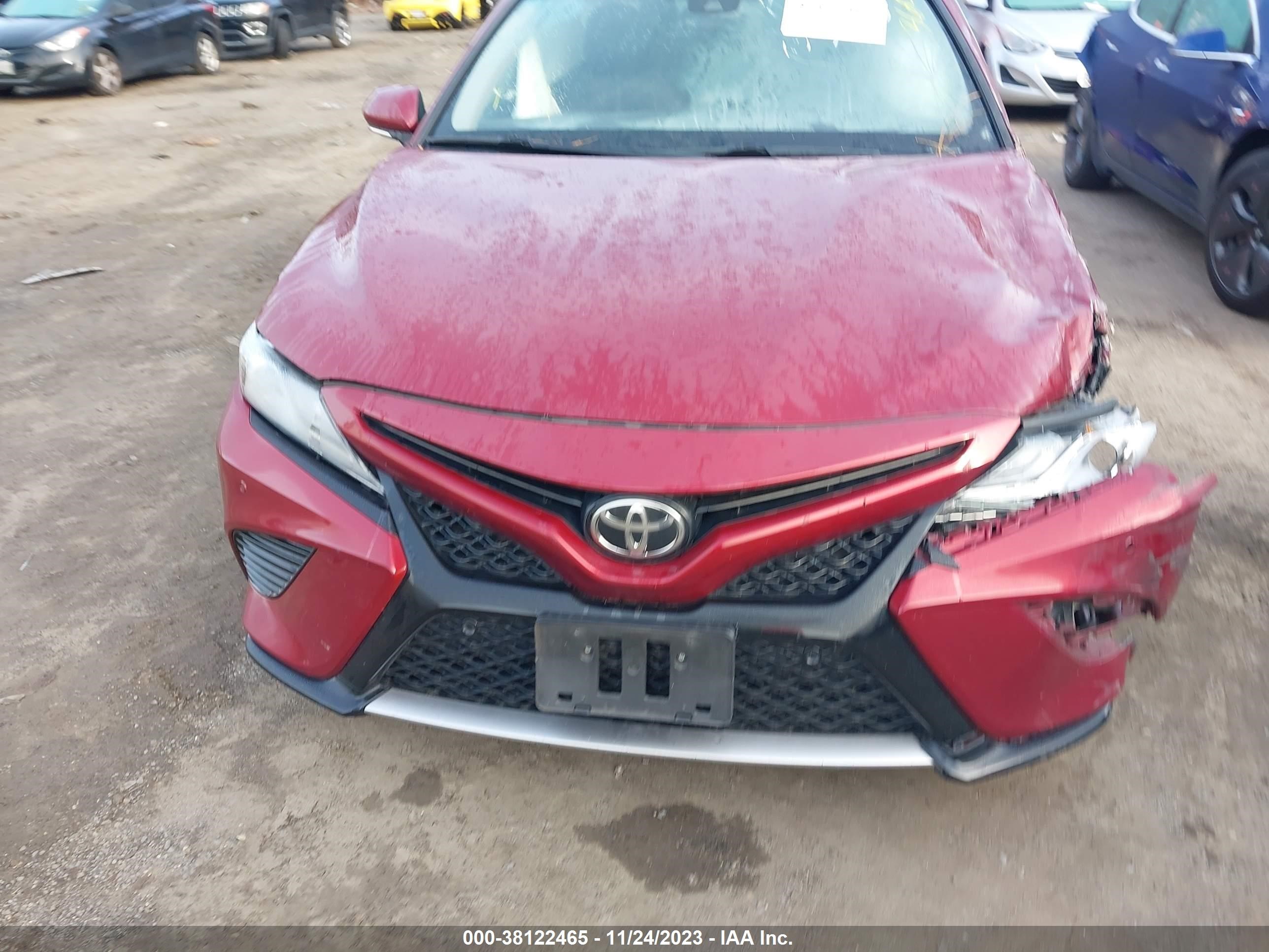 Photo 12 VIN: 4T1B61HK9JU660336 - TOYOTA CAMRY 