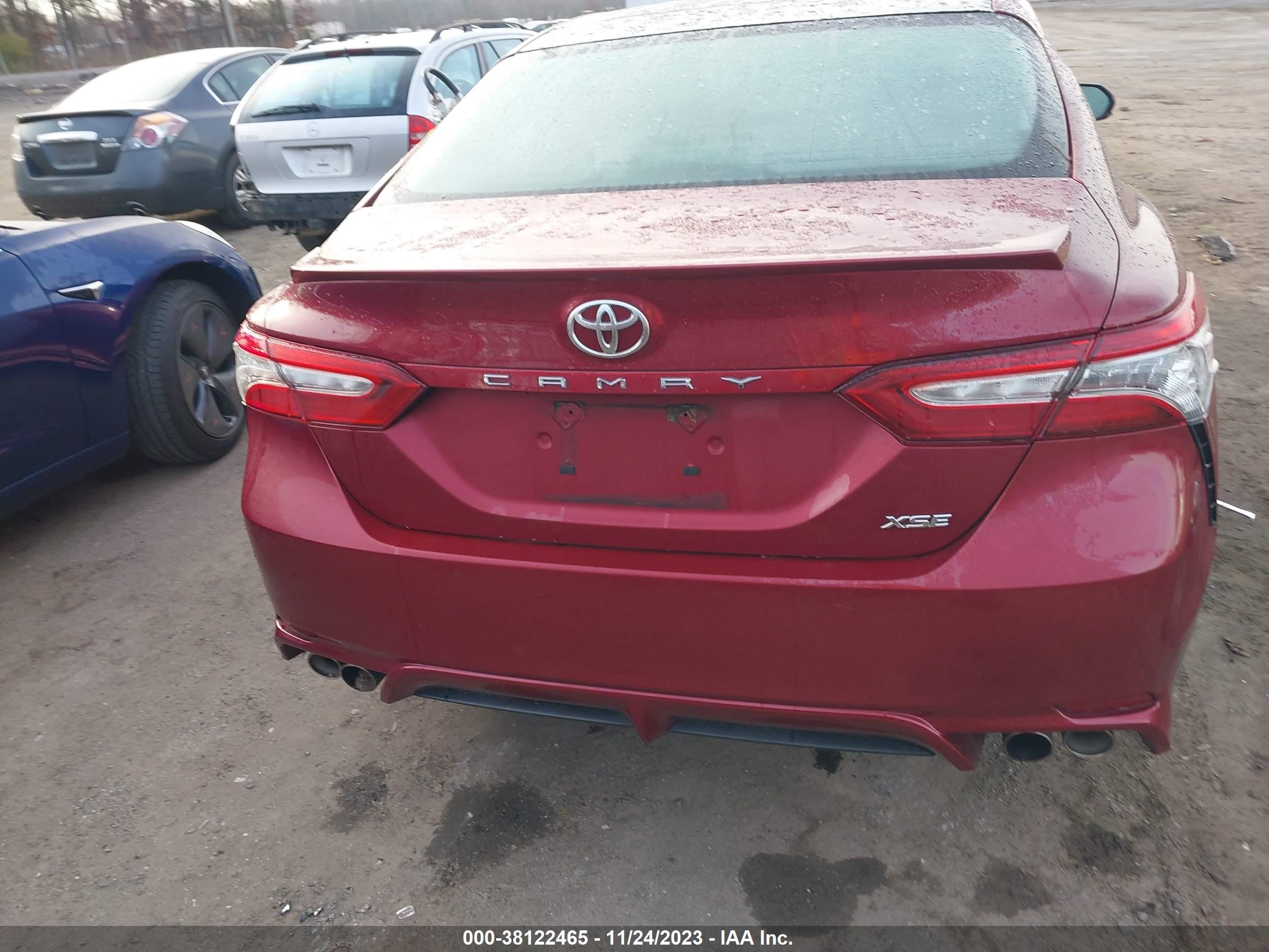 Photo 16 VIN: 4T1B61HK9JU660336 - TOYOTA CAMRY 