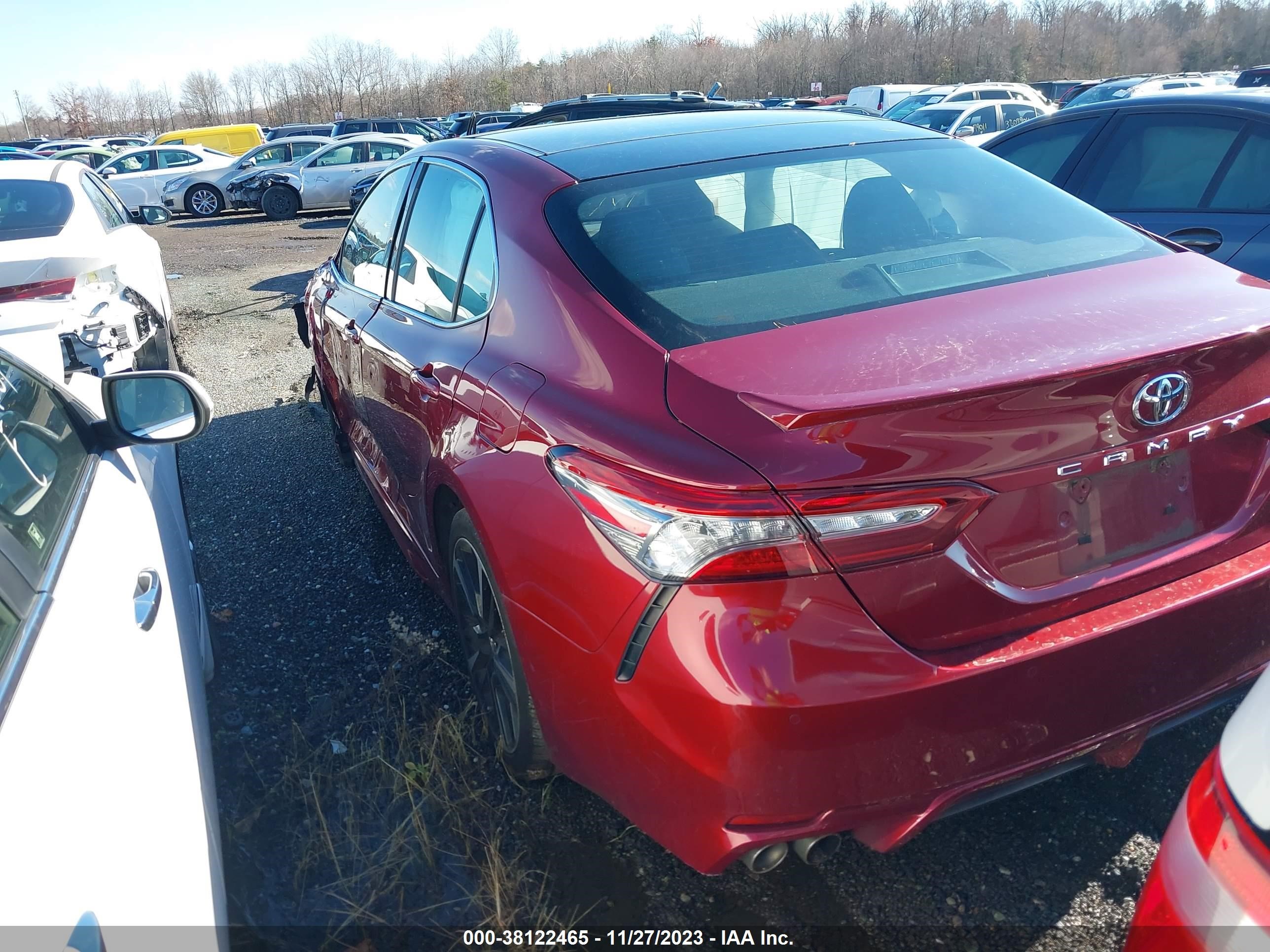 Photo 2 VIN: 4T1B61HK9JU660336 - TOYOTA CAMRY 