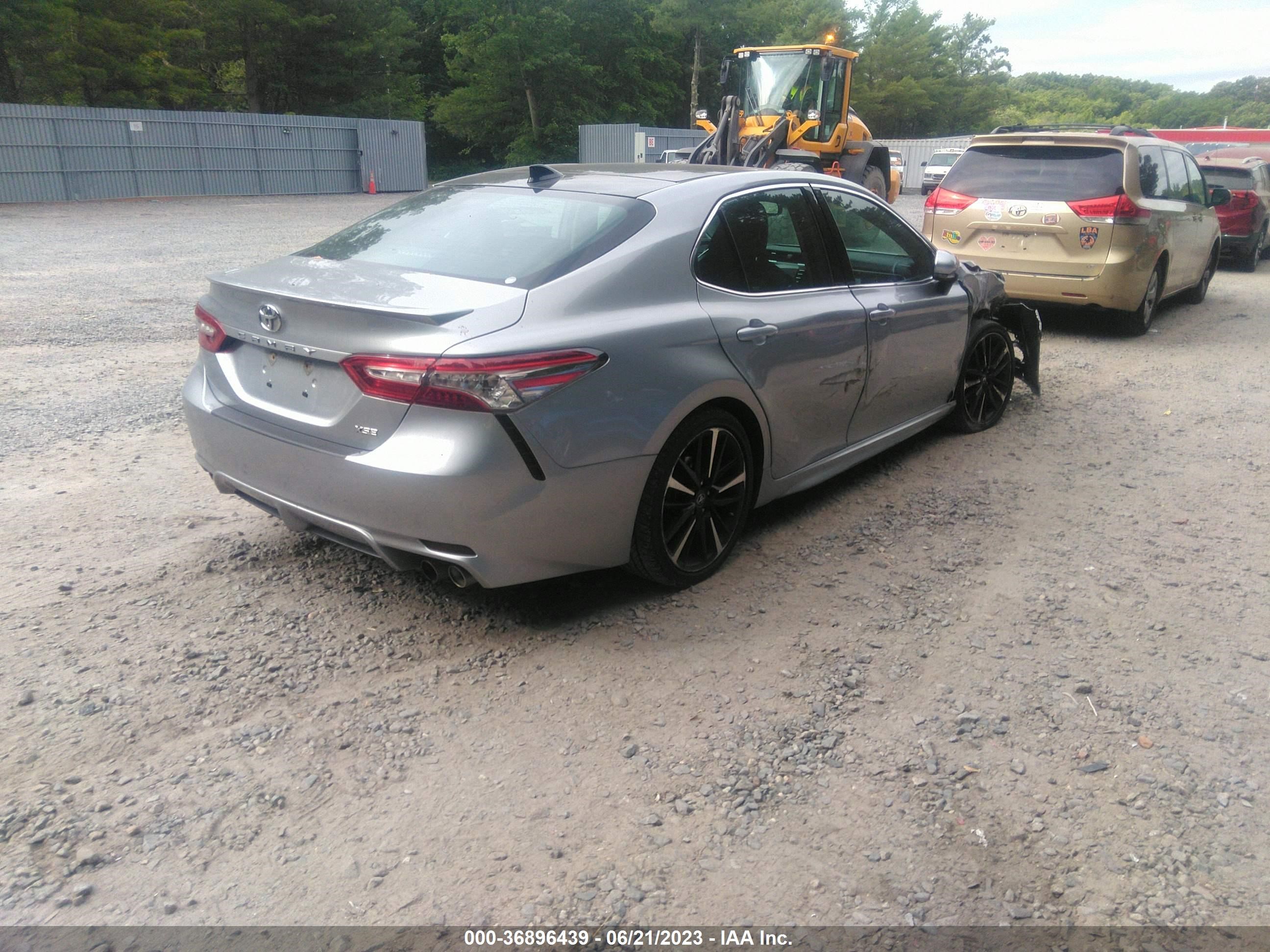 Photo 3 VIN: 4T1B61HK9KU174031 - TOYOTA CAMRY 