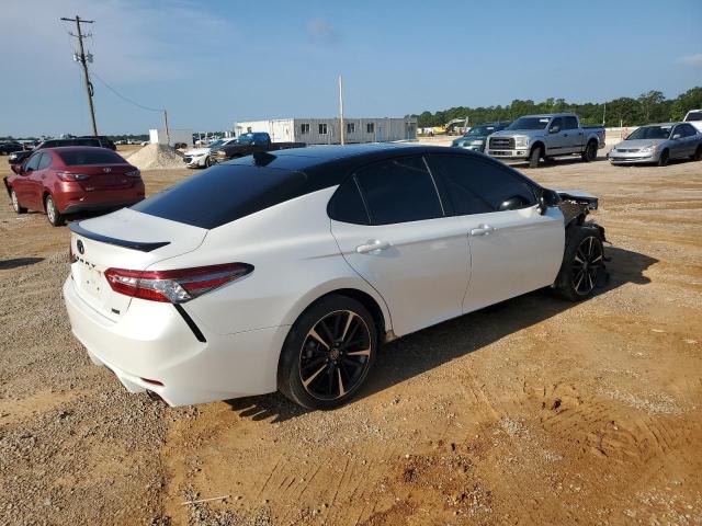 Photo 2 VIN: 4T1B61HK9KU253117 - TOYOTA CAMRY XSE 