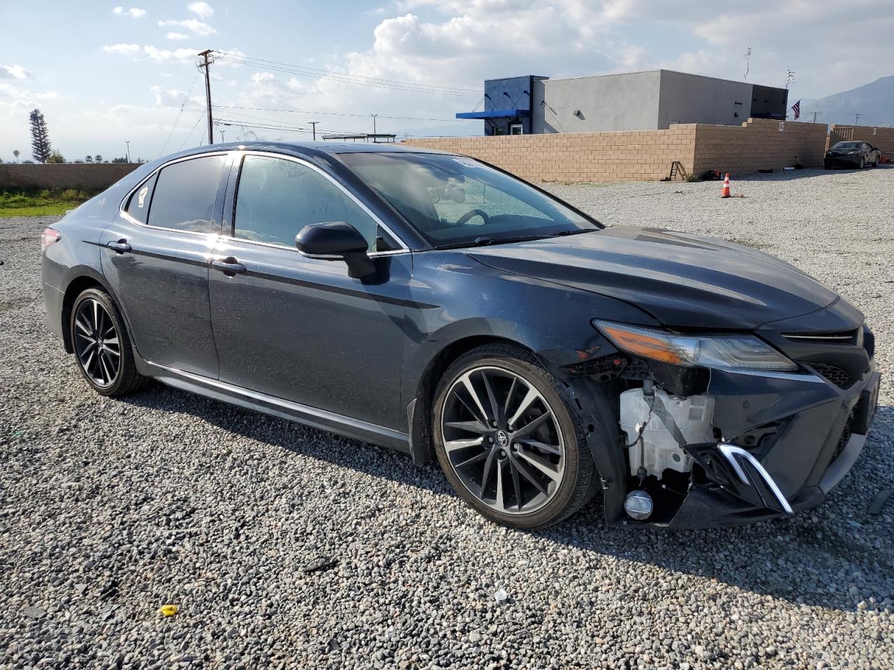 Photo 3 VIN: 4T1B61HK9KU738423 - TOYOTA CAMRY 