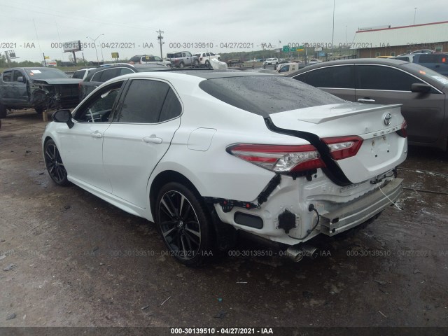 Photo 2 VIN: 4T1B61HKXJU046959 - TOYOTA CAMRY 